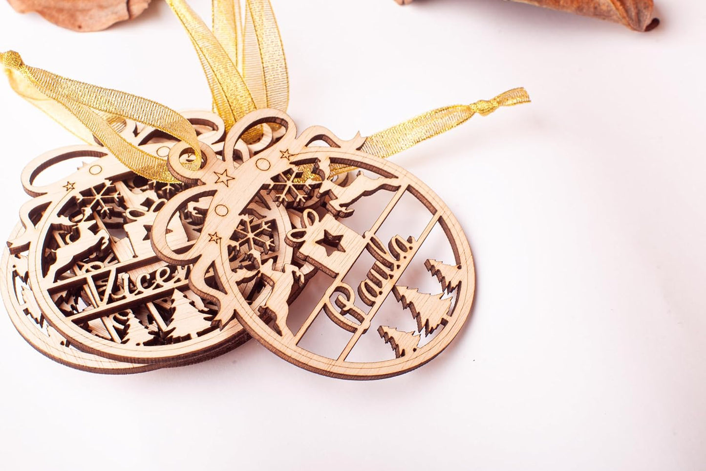 Olesea Bolas de Navidad Personalizada con Nombre de Madera Navidad Decoración - Adornos Cuerda incluida (Esfera)