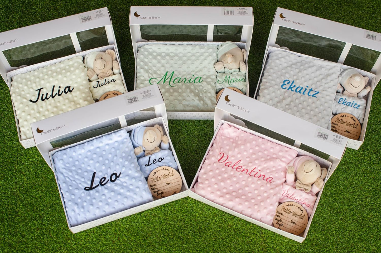 Regalo Recién Nacido Niño Niña Manta Bebé Personalizada con Nombre Bordado+Placas Cumplemes +Dou Dou– Cesta Canastilla Padres Primerizos Mamas Primerizas (Set de Manta+DouDou+Placas CUMPLEMES)