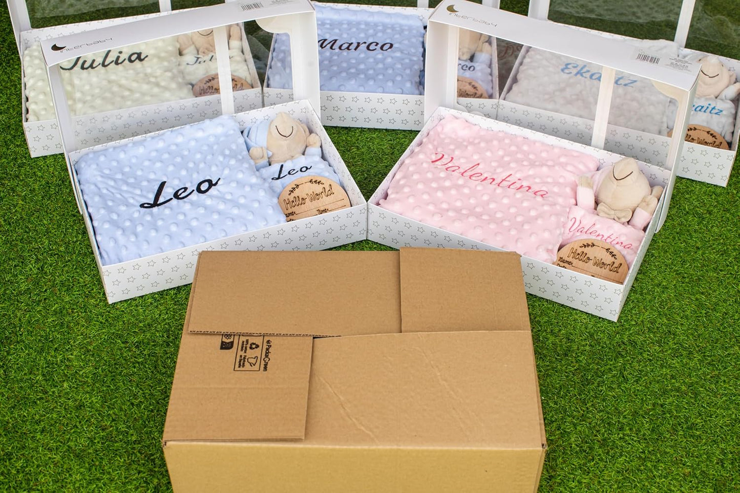 Regalo Recién Nacido Niño Niña Manta Bebé Personalizada con Nombre Bordado+Placas Cumplemes +Dou Dou– Cesta Canastilla Padres Primerizos Mamas Primerizas (Set de Manta+DouDou+Placas CUMPLEMES)