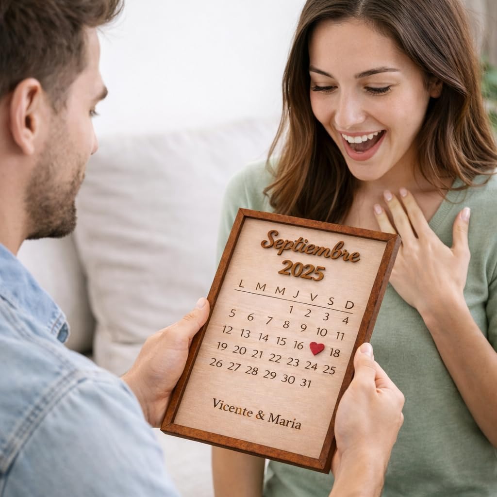 Marco de Madera Personalizado para Parejas con Calendario de Aniversario – Regalo de Boda o San Valentín – Fecha Especial con Corazón en Relieve